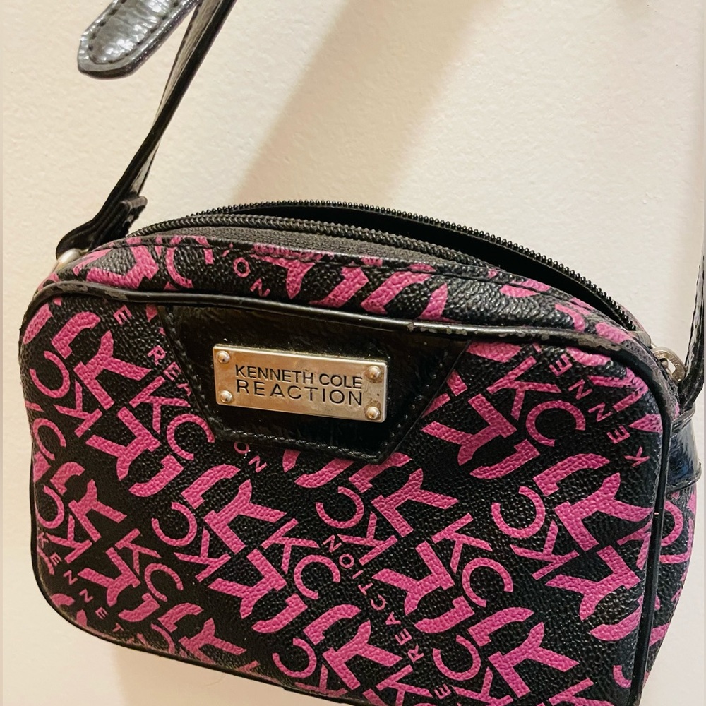 Kenneth cole reaction Crossbody bag